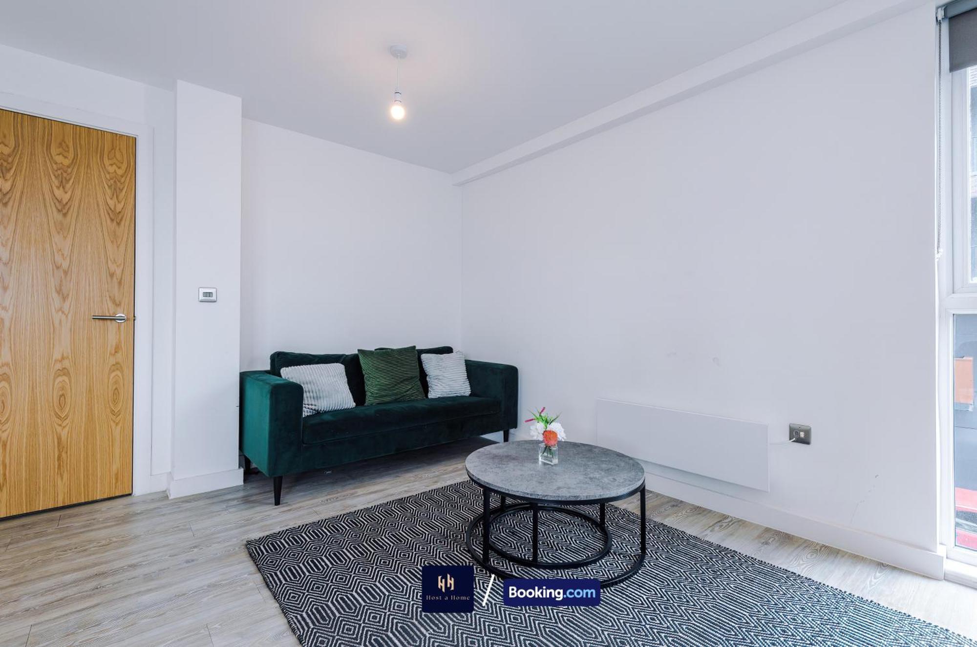 Modern 2 Bed Apartment With Balcony By Host A Home Μάντσεστερ Εξωτερικό φωτογραφία